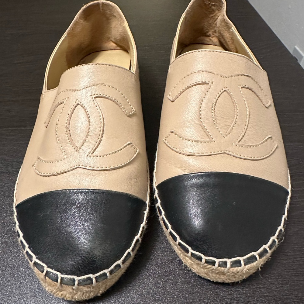 Chanel Espadrilles lambskin cap toe double stack Cc flats slip on size 41 (9.5)